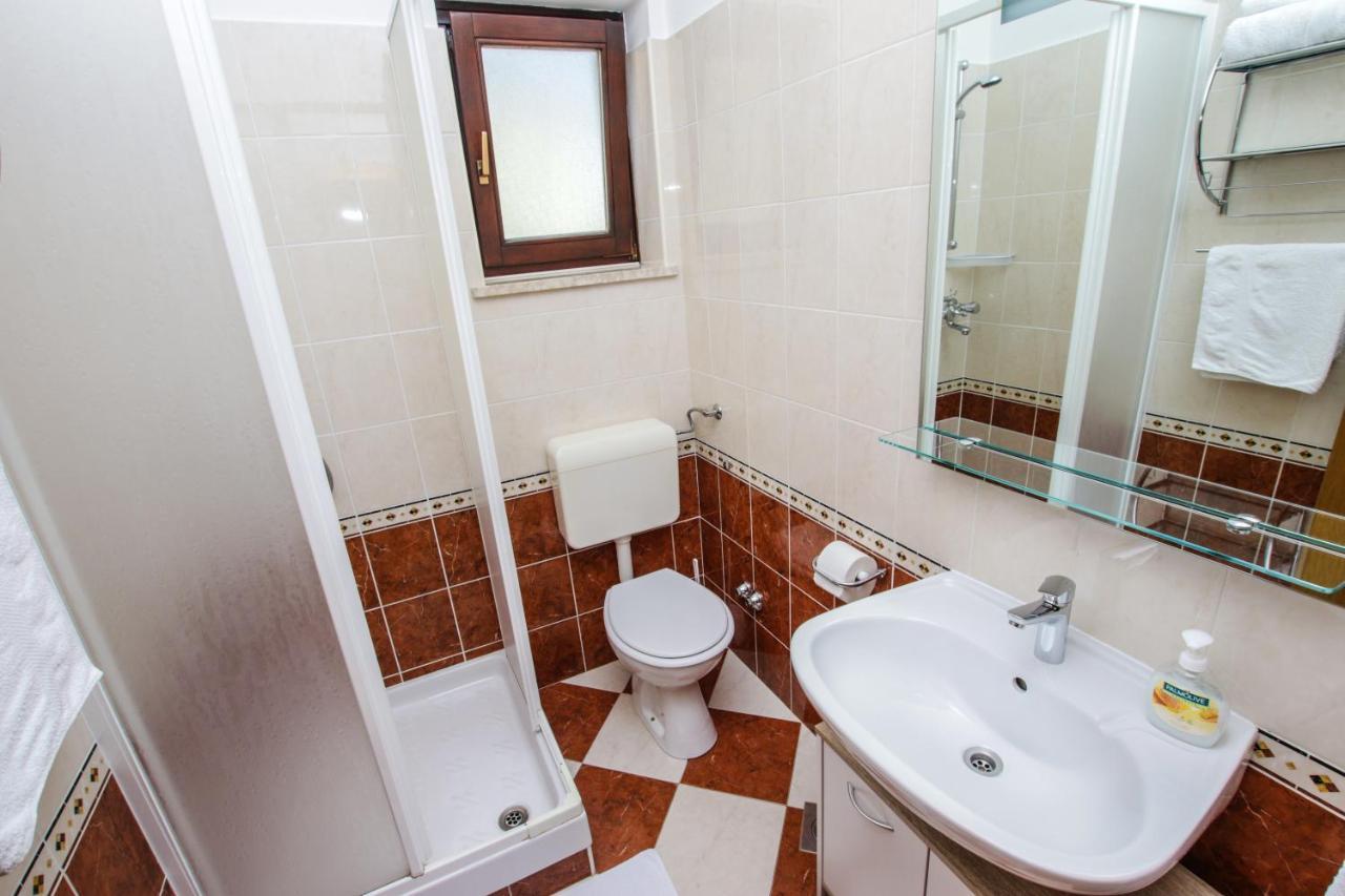 Apartments Cvitan 1. Floor Porec Bagian luar foto