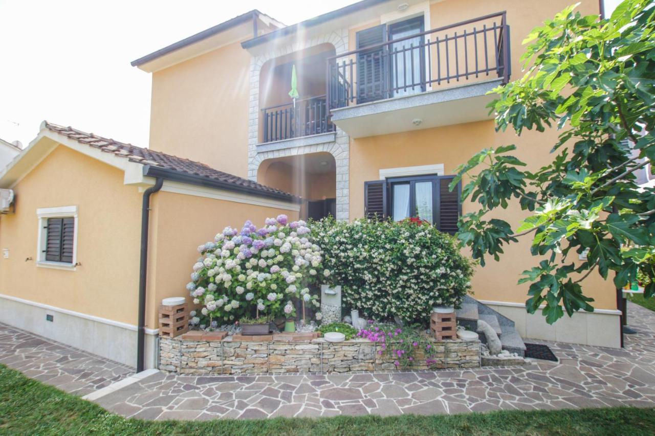 Apartments Cvitan 1. Floor Porec Bagian luar foto