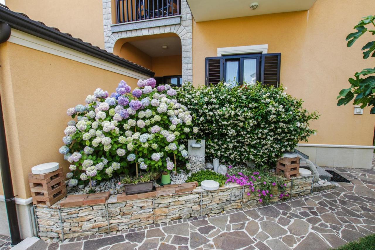 Apartments Cvitan 1. Floor Porec Bagian luar foto