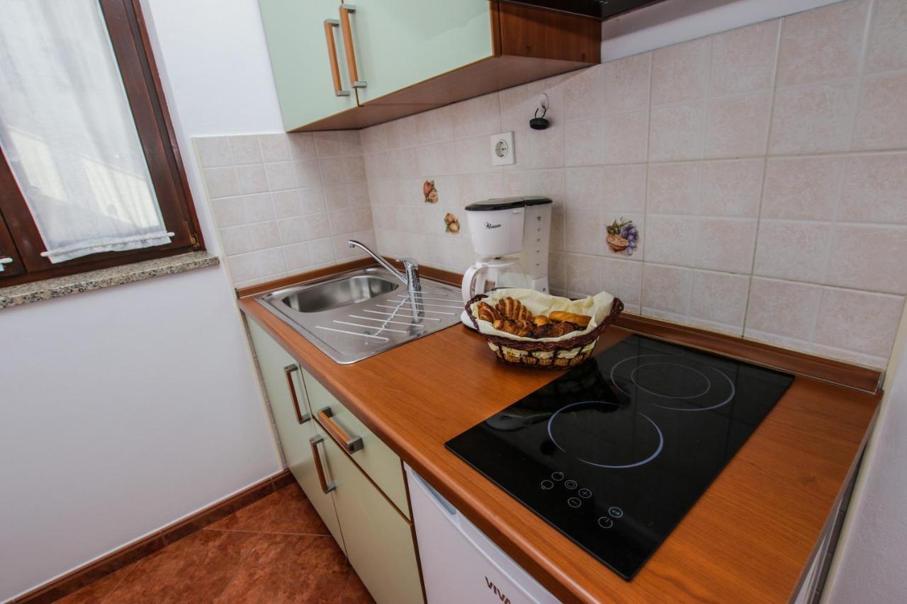 Apartments Cvitan 1. Floor Porec Bagian luar foto