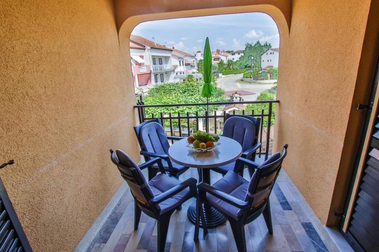 Apartments Cvitan 1. Floor Porec Bagian luar foto
